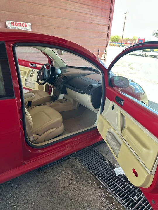 2007 Volkswagen New Beetle - Image 6 of 21