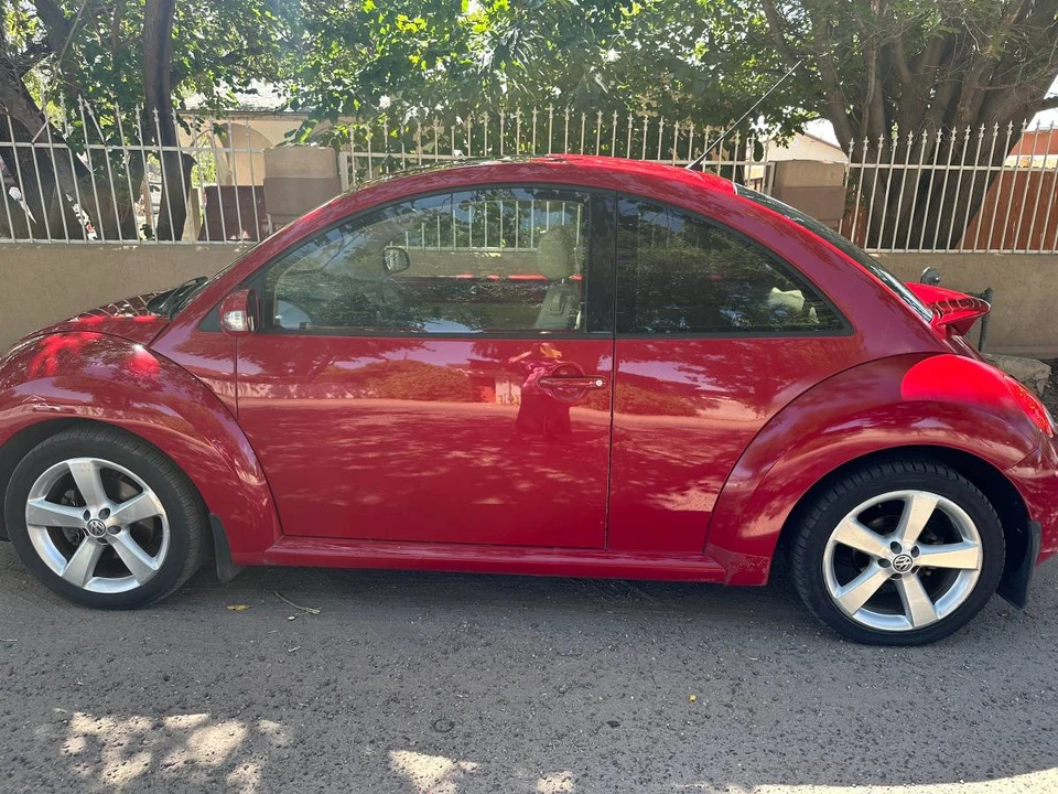 2007 Volkswagen New Beetle - Image 2 of 21