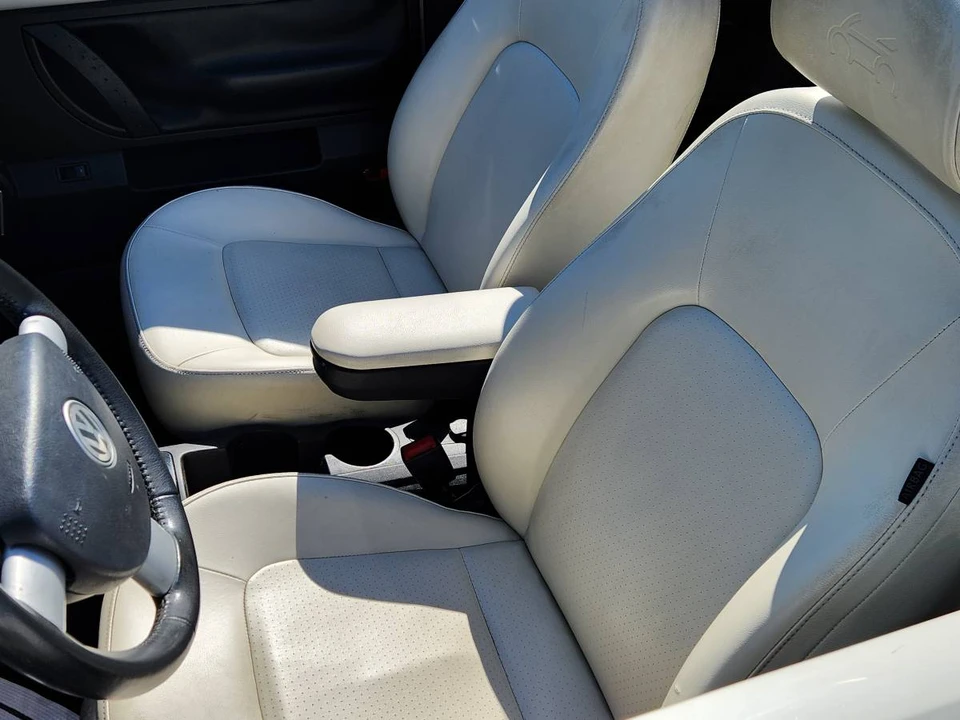 2007 Volkswagen New Beetle - Image 15 of 24