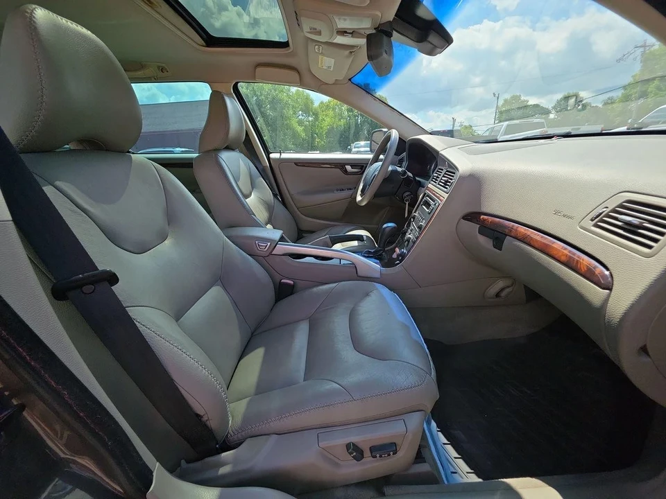 2007 Volvo XC70 3rd Gen - Image 8 of 21