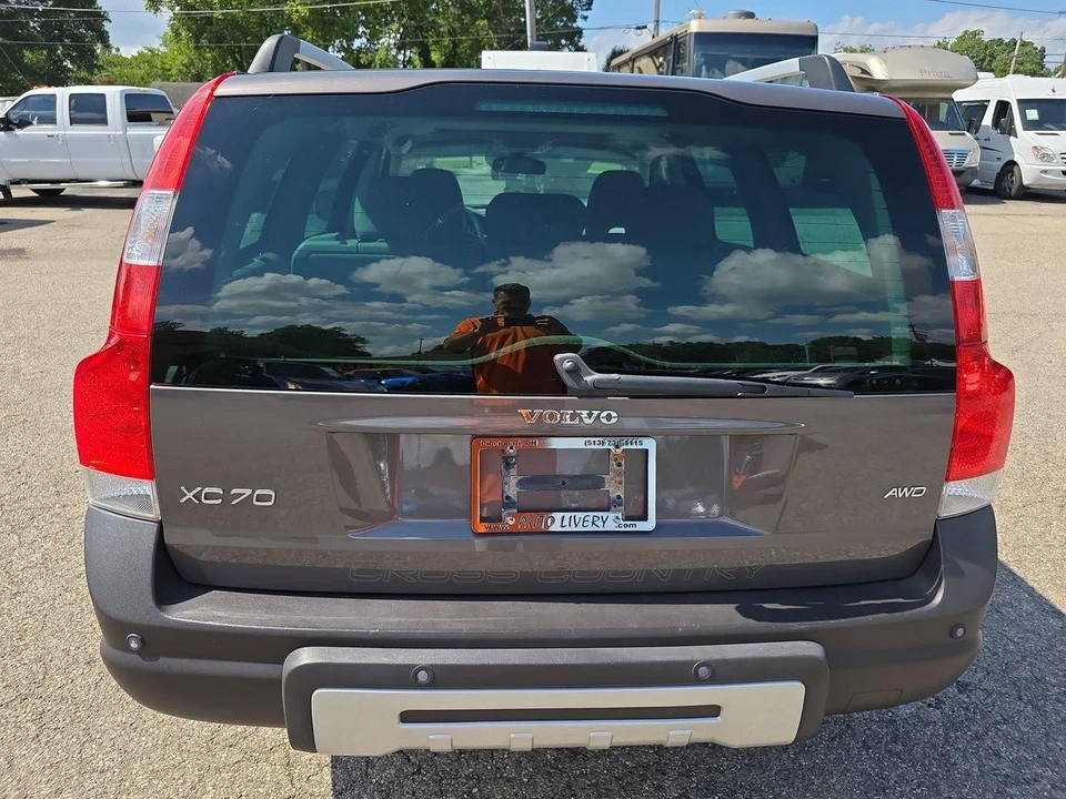 2007 Volvo XC70 3rd Gen - Image 14 of 21