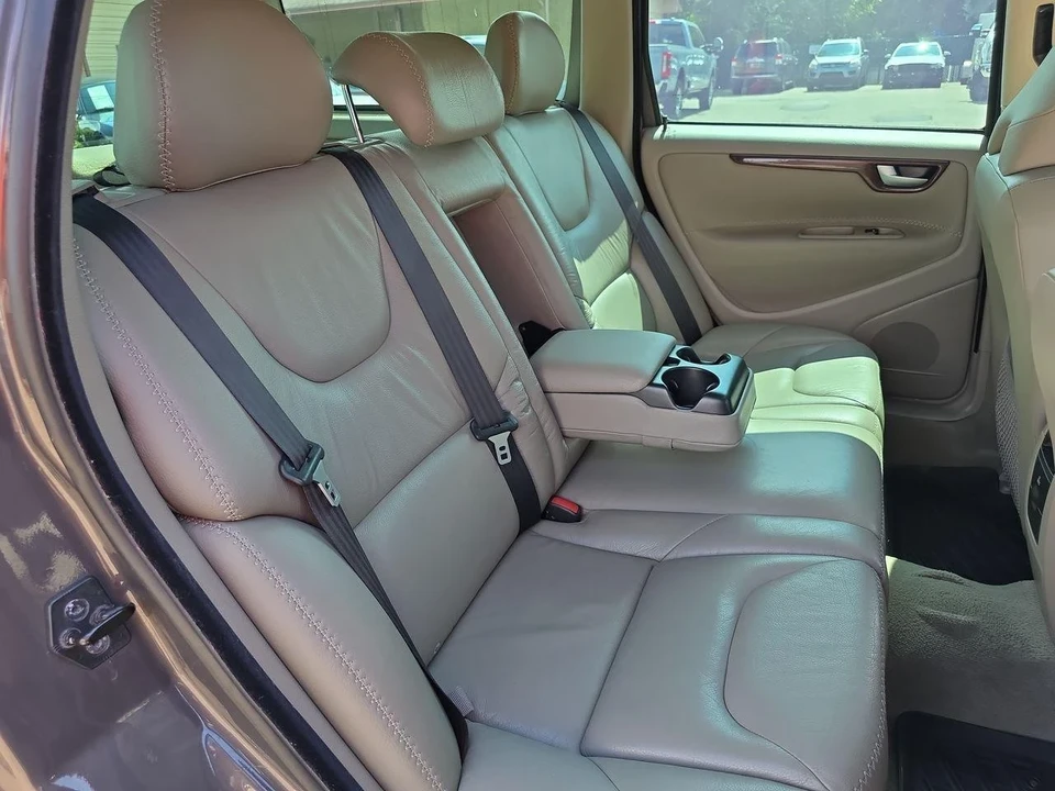 2007 Volvo XC70 3rd Gen - Image 7 of 21