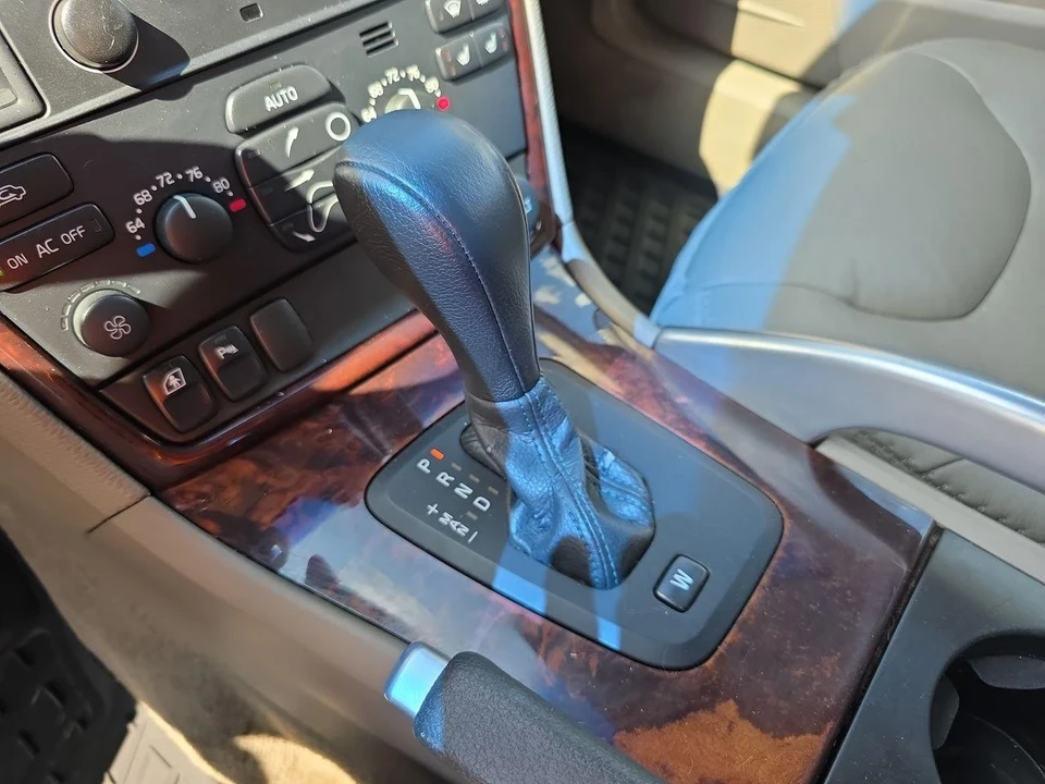 2007 Volvo XC70 3rd Gen - Image 10 of 21