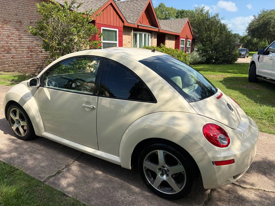 2007 Volkswagen New Beetle - Image 4 of 8