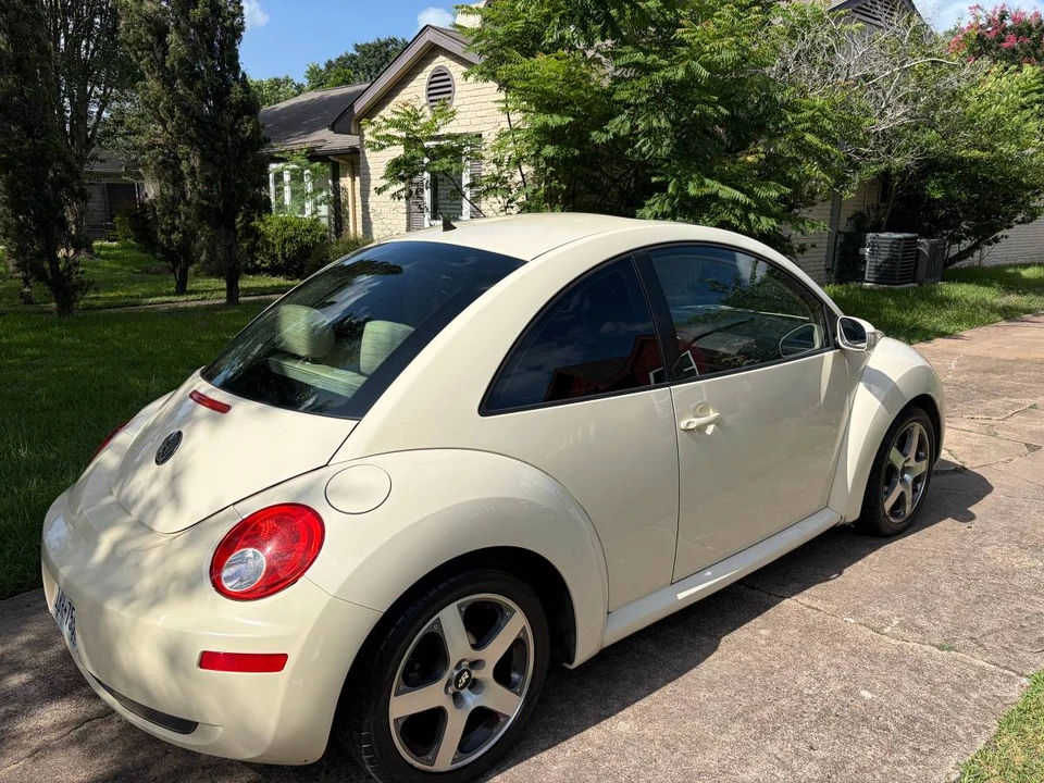 2007 Volkswagen New Beetle - Image 3 of 8