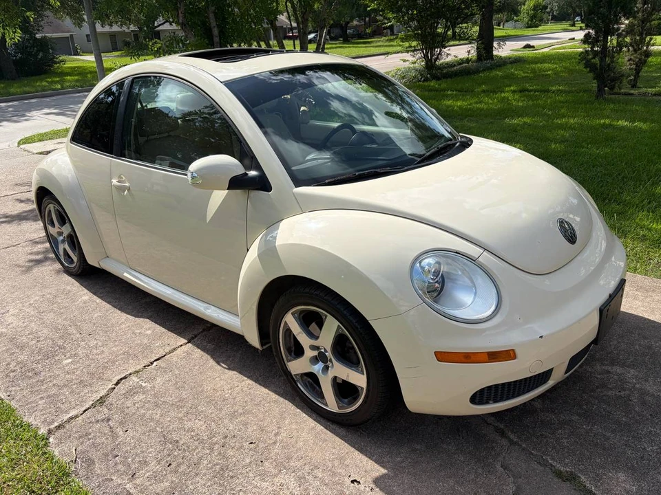 2007 Volkswagen New Beetle - Image 2 of 8