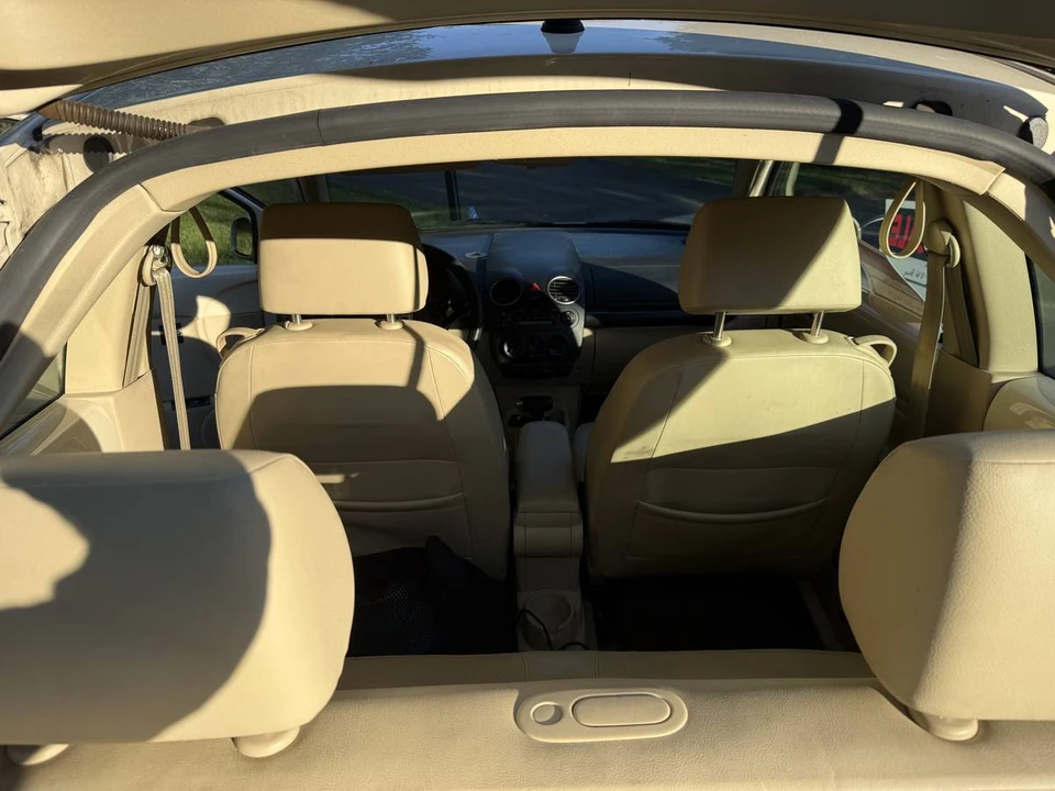 2007 Volkswagen New Beetle - Image 8 of 8