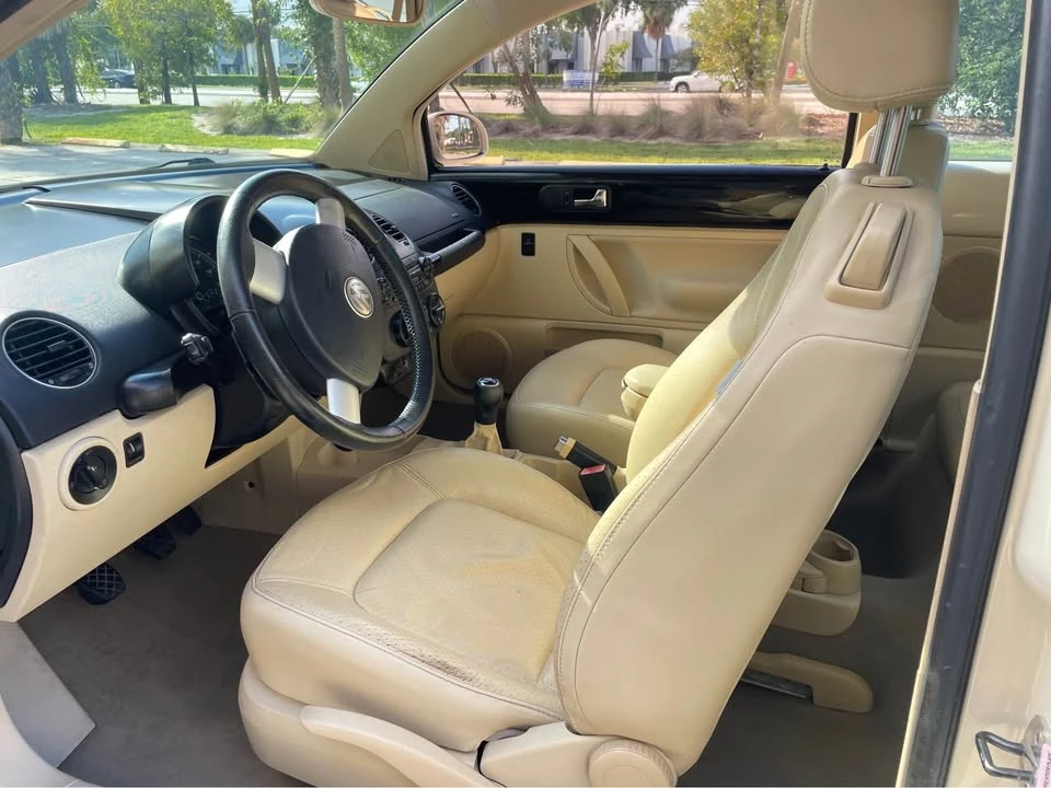 2007 Volkswagen New Beetle - Image 9 of 9