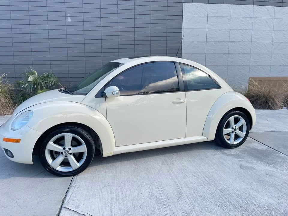 2007 Volkswagen New Beetle - Image 7 of 9