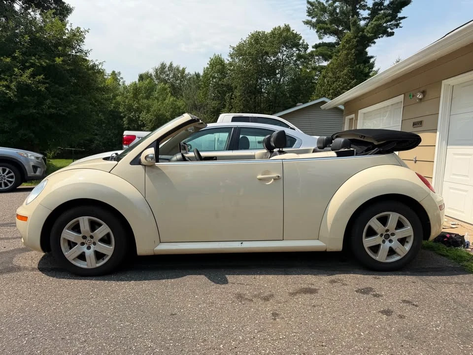 2007 Volkswagen New Beetle - Image 5 of 9