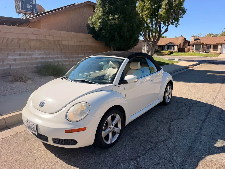 2007 Volkswagen New Beetle - Image 2 of 9