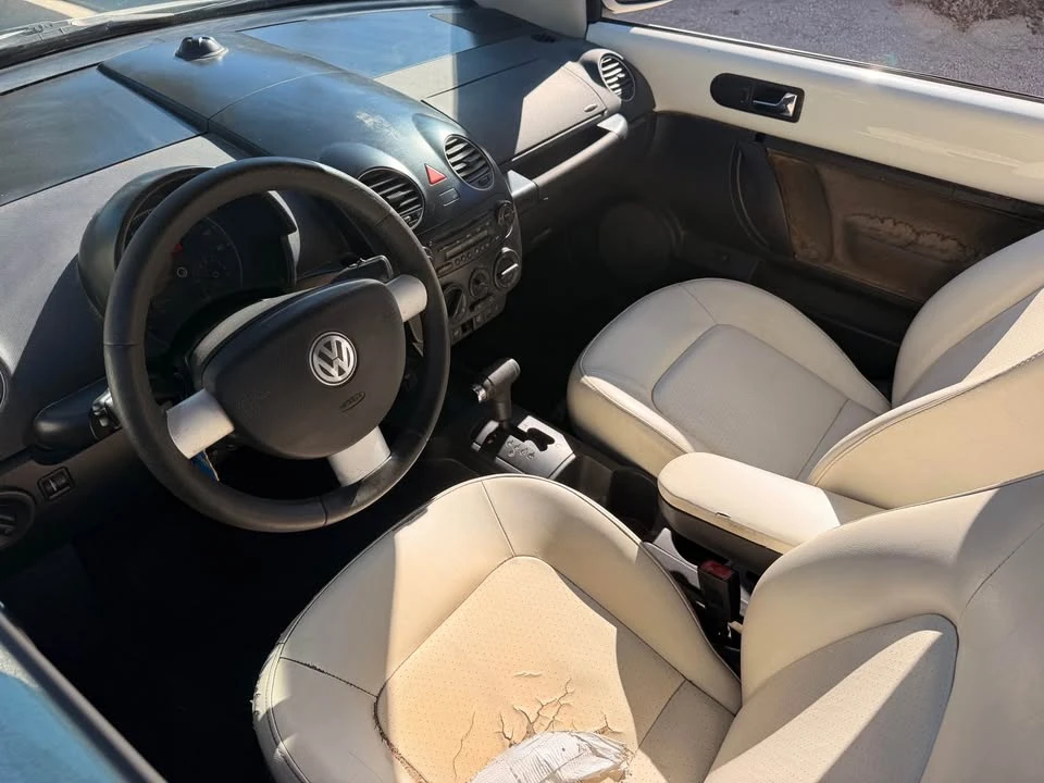 2007 Volkswagen New Beetle - Image 6 of 9