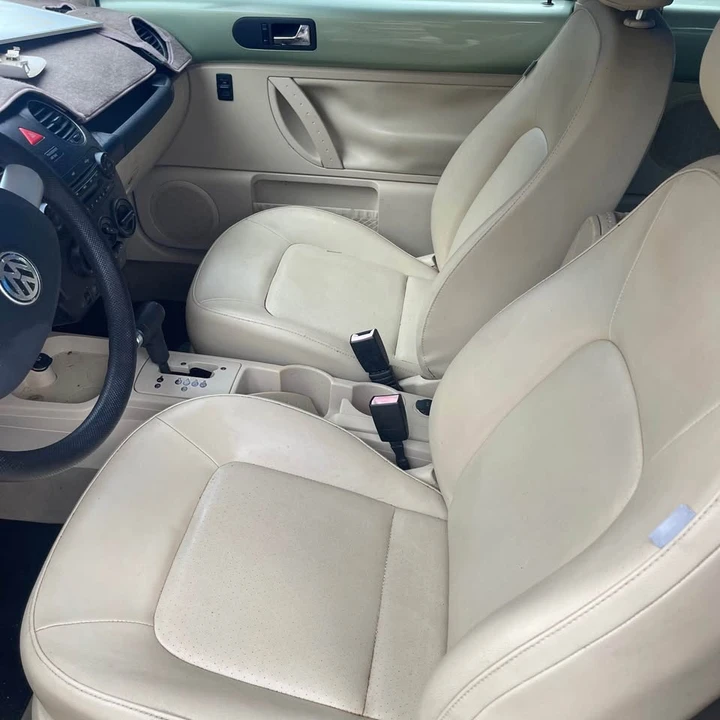 2007 Volkswagen New Beetle - Image 10 of 11