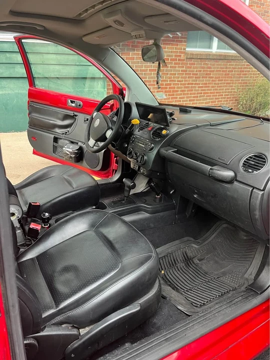 2007 Volkswagen New Beetle - Image 9 of 14