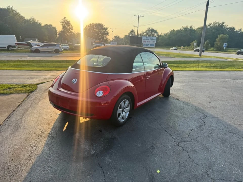 2007 Volkswagen New Beetle - Image 8 of 12