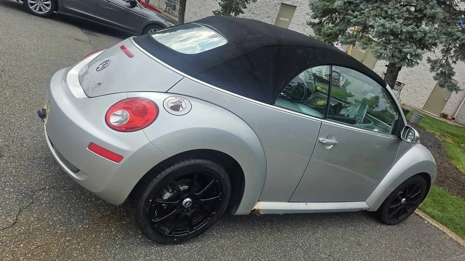2007 Volkswagen New Beetle - Image 7 of 9