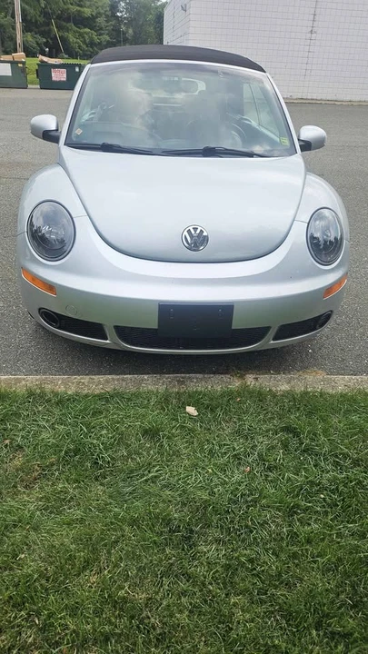 2007 Volkswagen New Beetle - Image 2 of 9