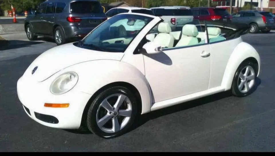 2007 Volkswagen New Beetle - Image 9 of 10
