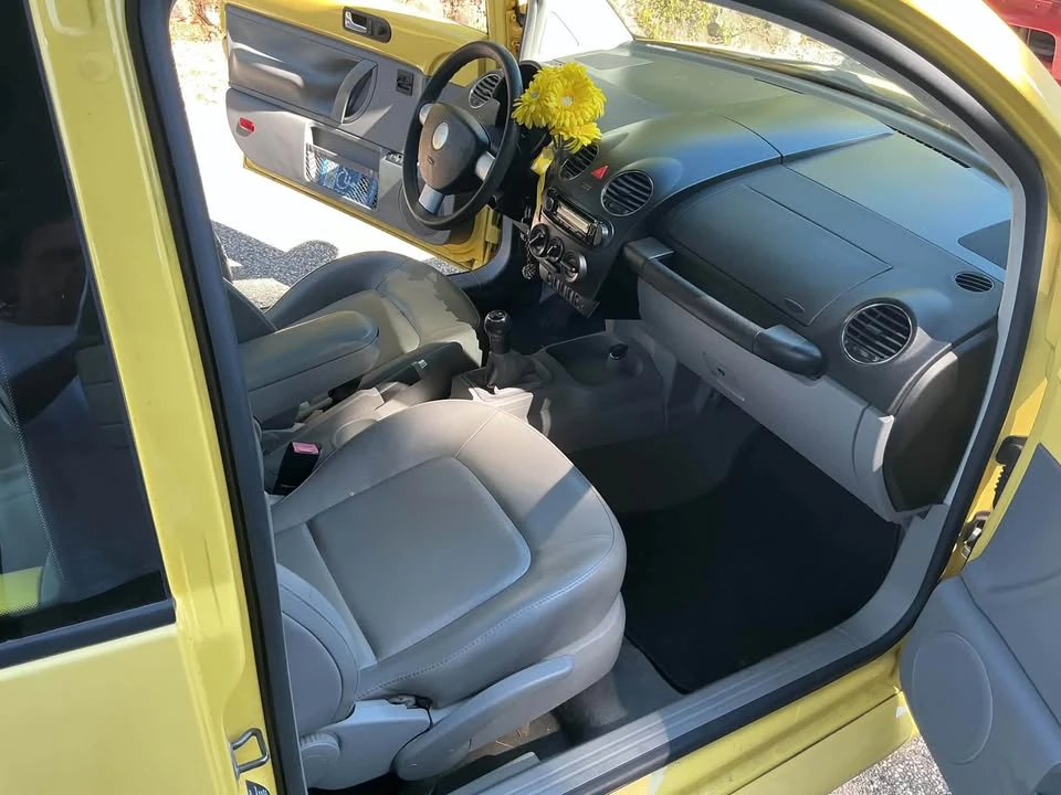 2007 Volkswagen New Beetle - Image 7 of 8