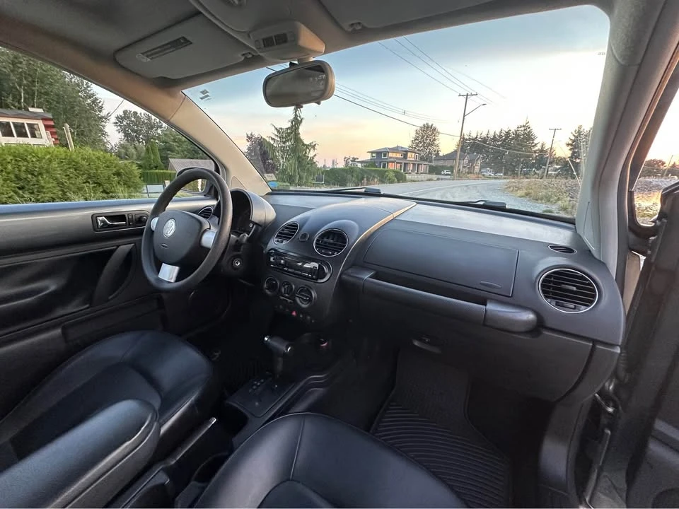 2007 Volkswagen New Beetle - Image 10 of 16