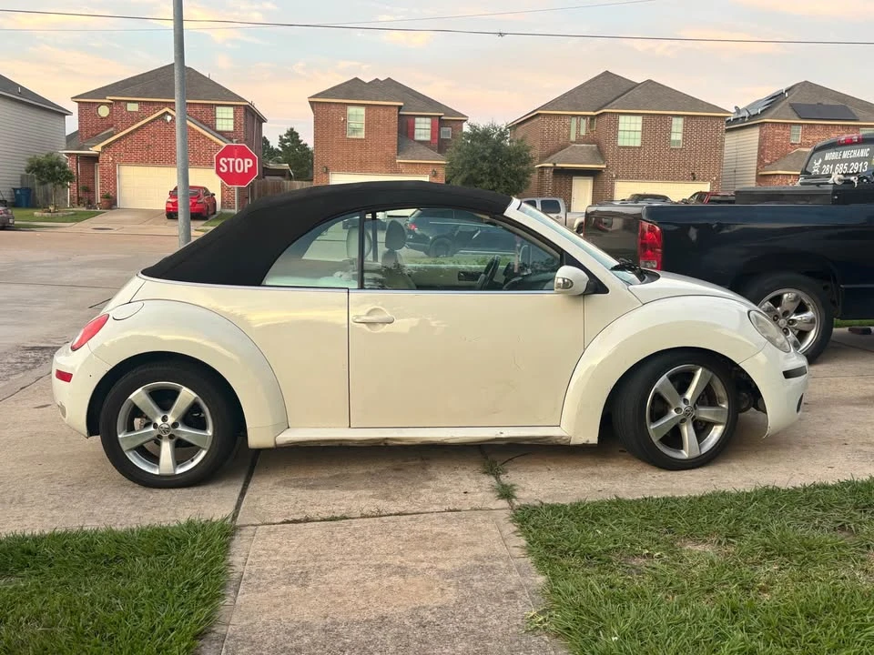 2007 Volkswagen New Beetle - Image 4 of 8