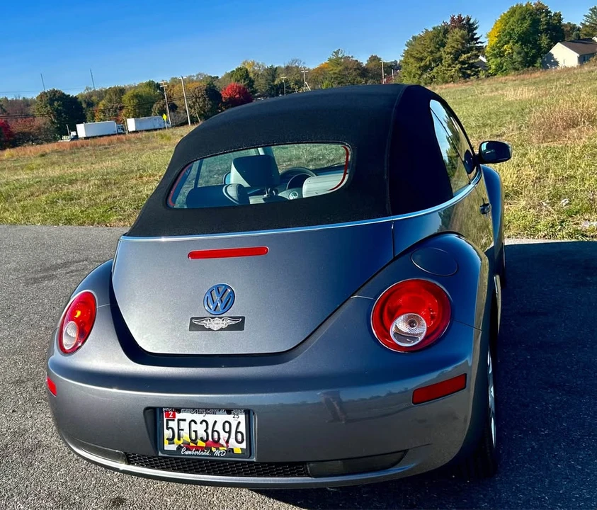 2007 Volkswagen New Beetle - Image 2 of 10