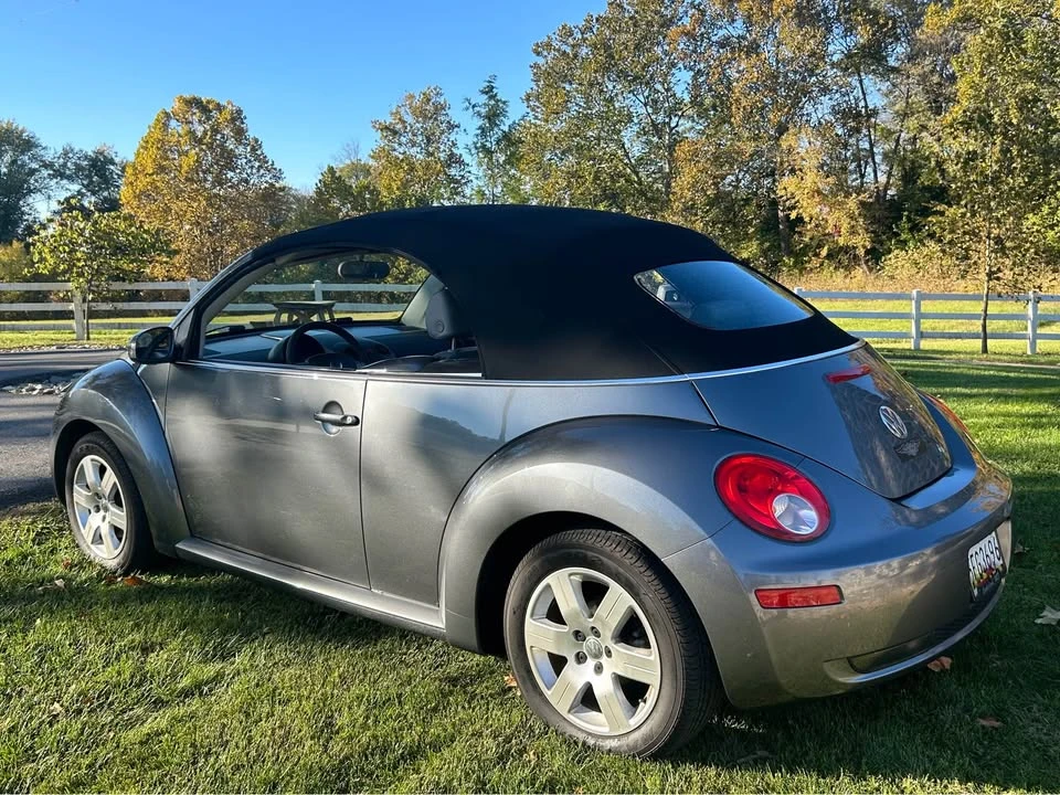 2007 Volkswagen New Beetle - Image 5 of 10
