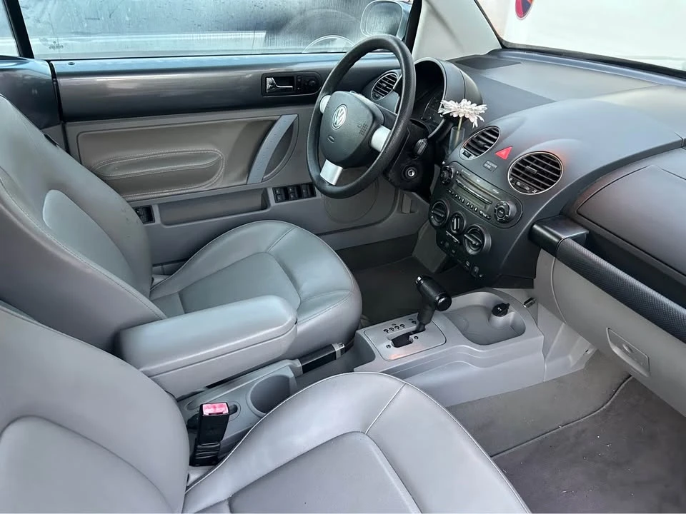 2007 Volkswagen New Beetle - Image 6 of 10