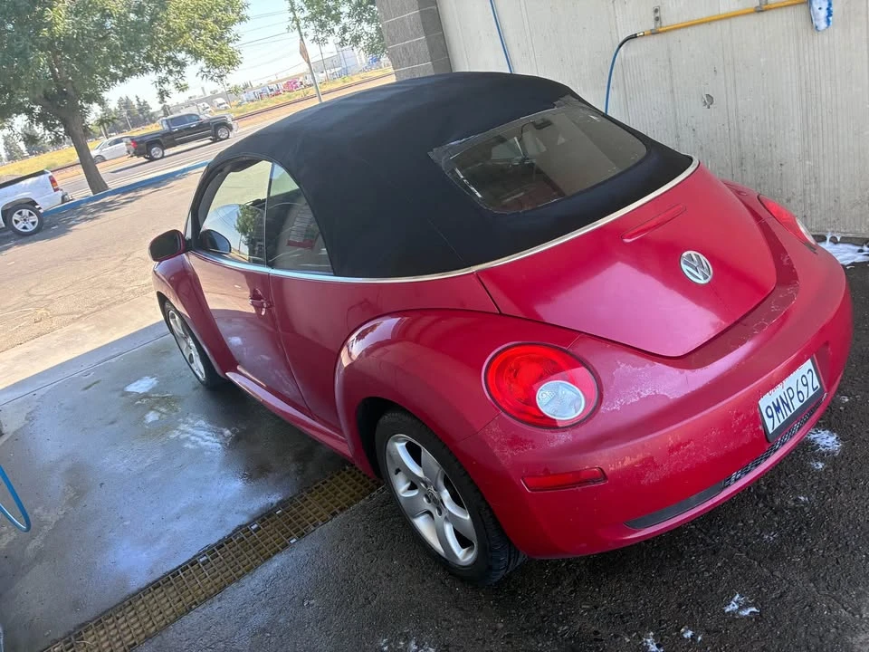 2007 Volkswagen New Beetle - Image 2 of 4