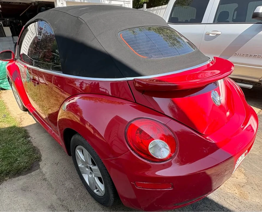 2007 Volkswagen New Beetle - Image 2 of 9