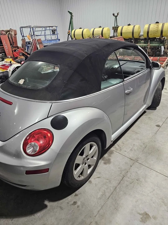 2007 Volkswagen New Beetle - Image 4 of 17
