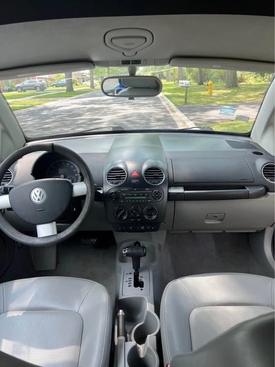 2007 Volkswagen New Beetle - Image 12 of 14