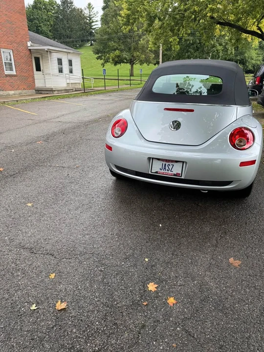 2007 Volkswagen New Beetle - Image 4 of 9