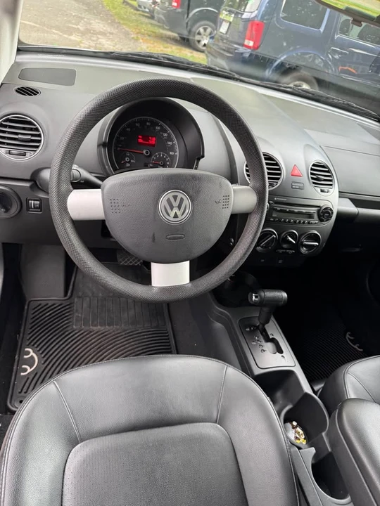 2007 Volkswagen New Beetle - Image 8 of 9