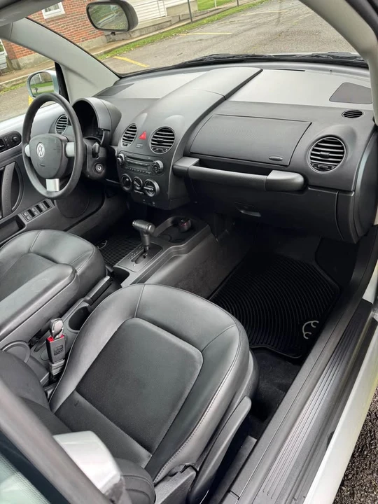 2007 Volkswagen New Beetle - Image 5 of 9
