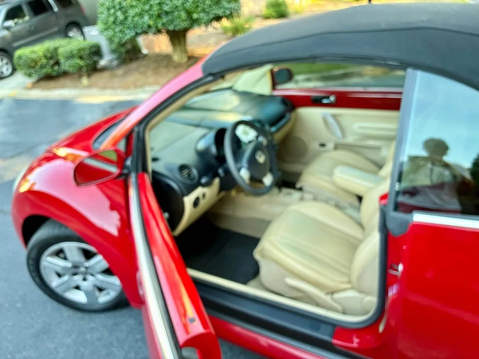 2007 Volkswagen New Beetle - Image 14 of 15
