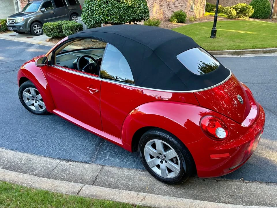 2007 Volkswagen New Beetle - Image 10 of 15