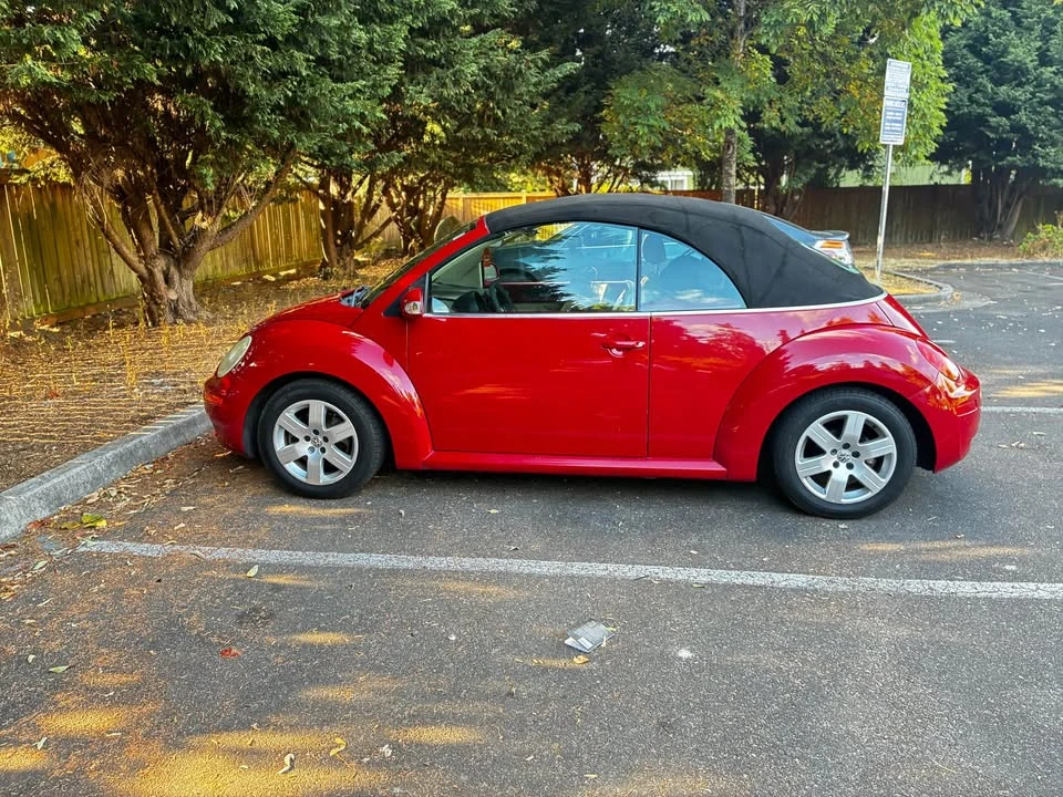 2007 Volkswagen New Beetle - Image 7 of 8