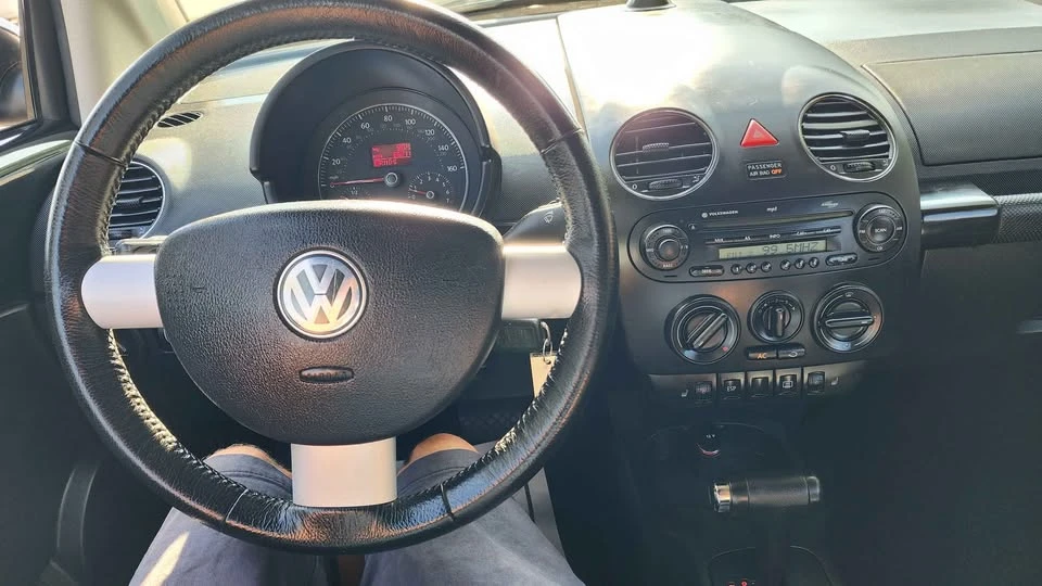 2007 Volkswagen New Beetle - Image 18 of 20