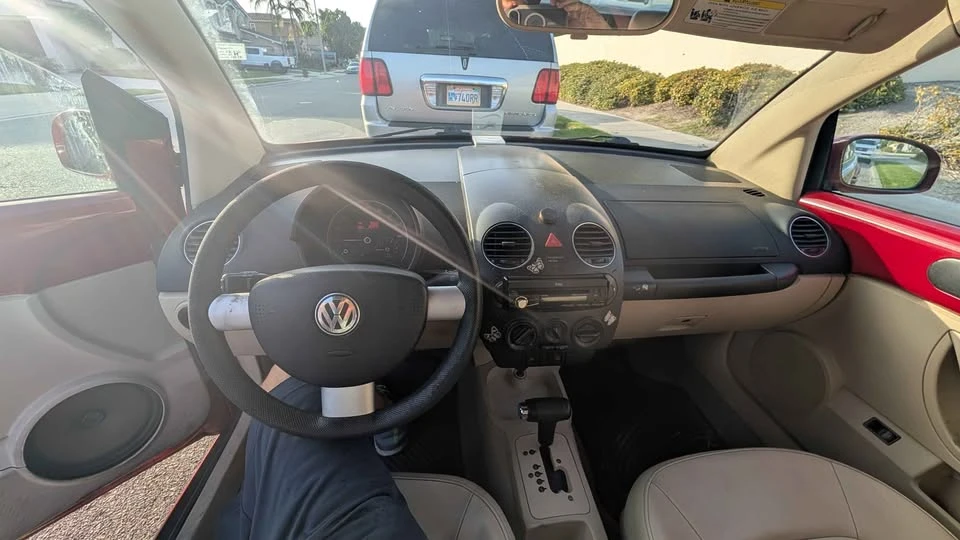 2007 Volkswagen New Beetle - Image 9 of 10