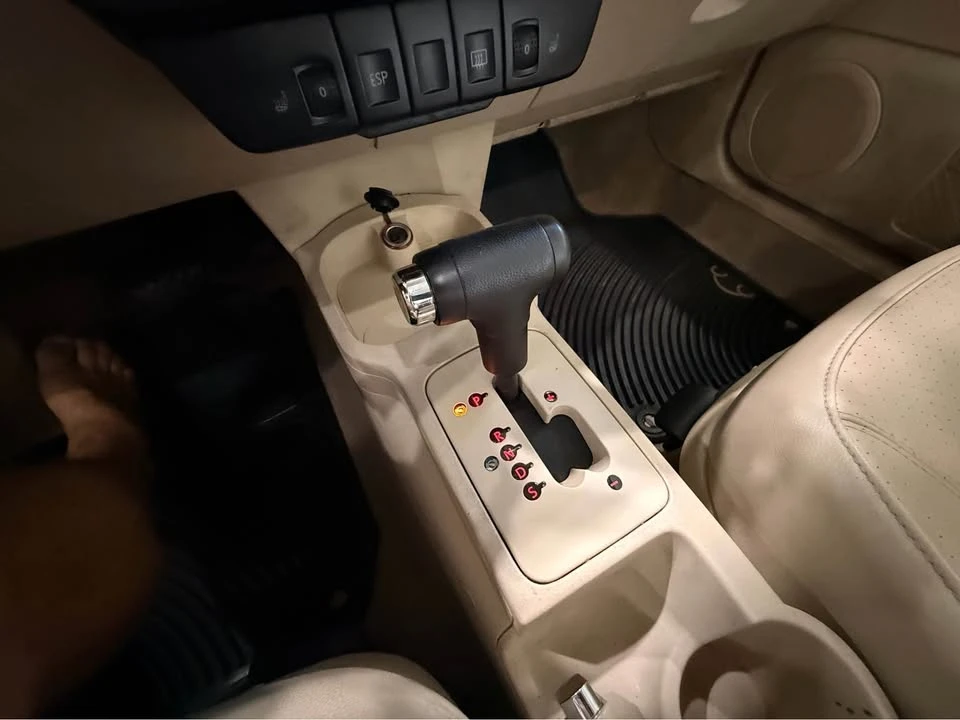 2007 Volkswagen New Beetle - Image 5 of 10