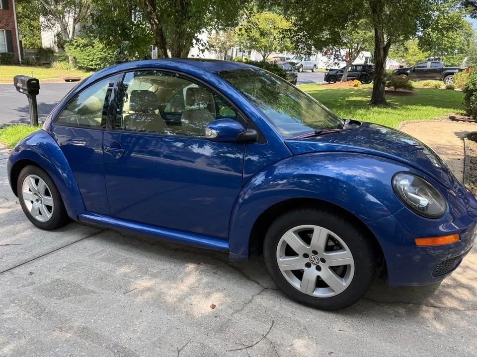 2007 Volkswagen New Beetle - Image 2 of 12