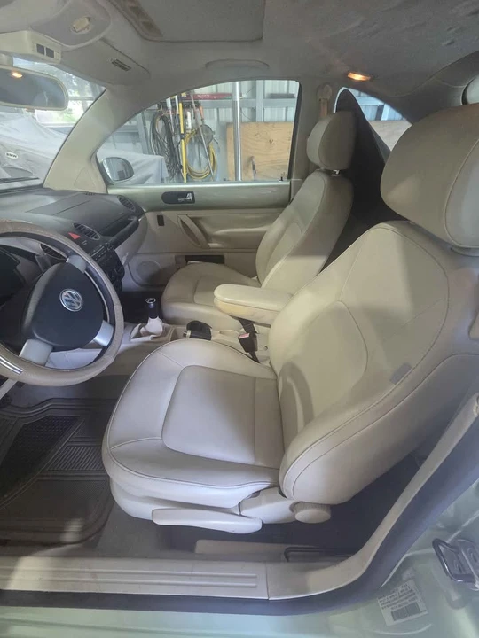 2007 Volkswagen New Beetle - Image 10 of 13