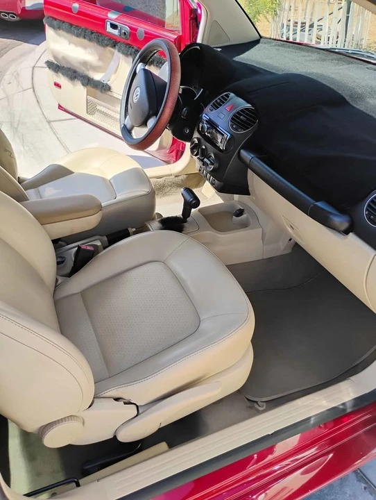 2007 Volkswagen New Beetle - Image 8 of 13