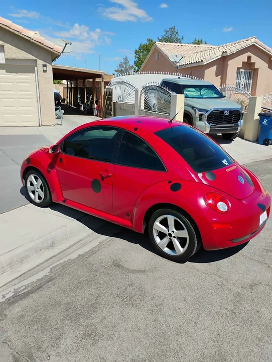 2007 Volkswagen New Beetle - Image 2 of 13