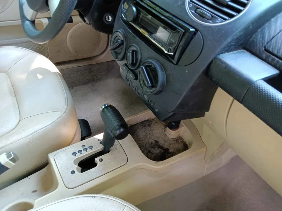 2007 Volkswagen New Beetle - Image 9 of 18