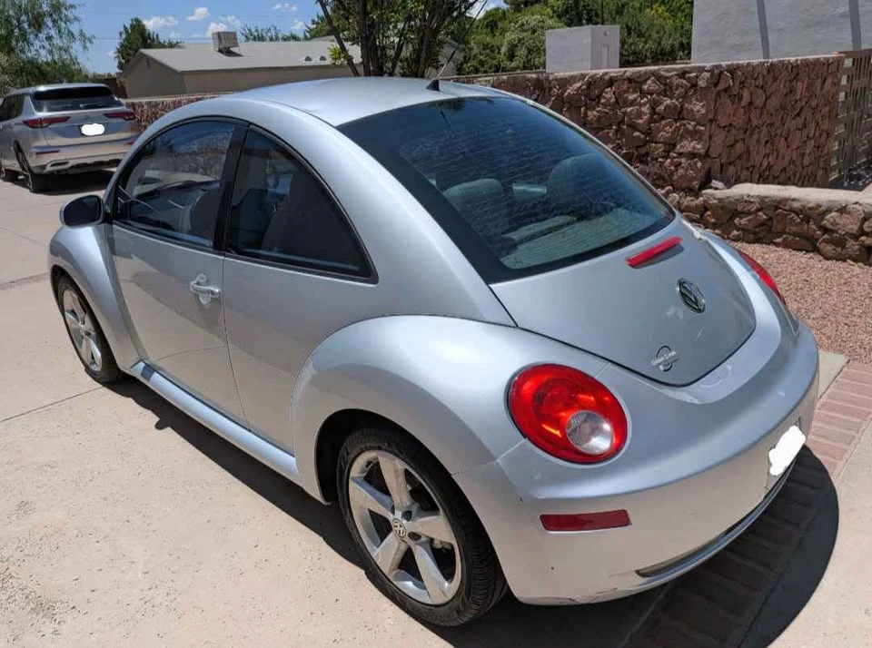 2007 Volkswagen New Beetle - Image 2 of 8