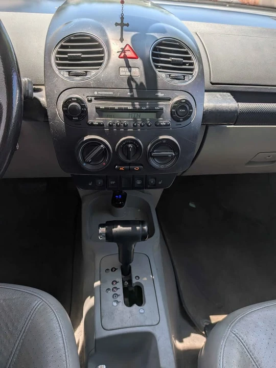 2007 Volkswagen New Beetle - Image 7 of 8
