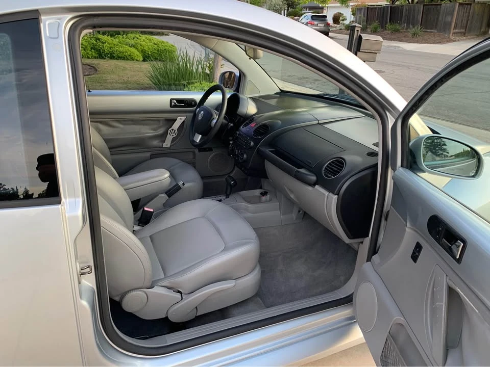 2007 Volkswagen New Beetle - Image 6 of 9