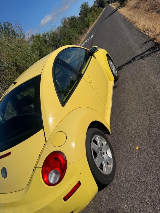 2007 Volkswagen New Beetle - Image 6 of 9